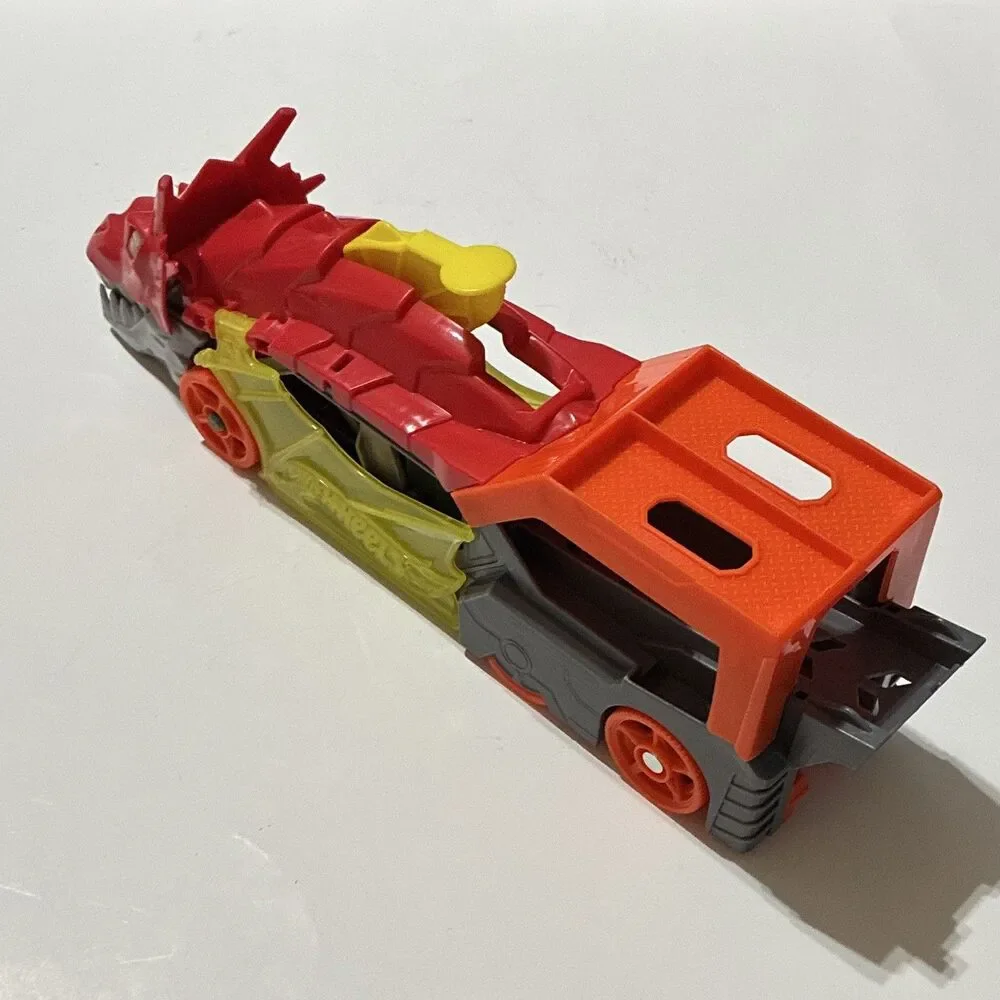 Hot Wheels Dragon Hauler Transporter GVH88 Car Carrier Truck 2020 Mattel Toy